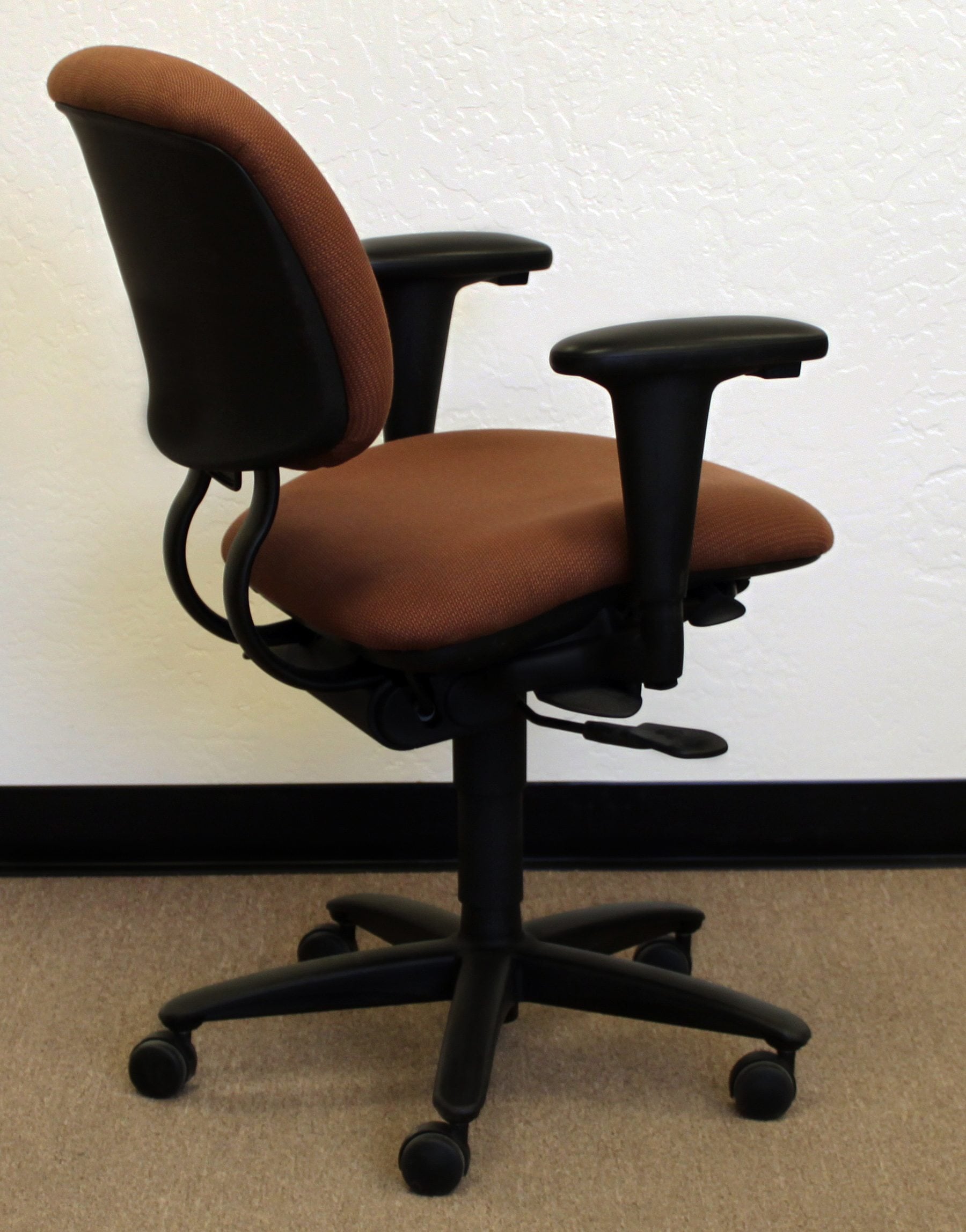 Haworth Improv HE Series Used Midback Task Chair, Rust Design