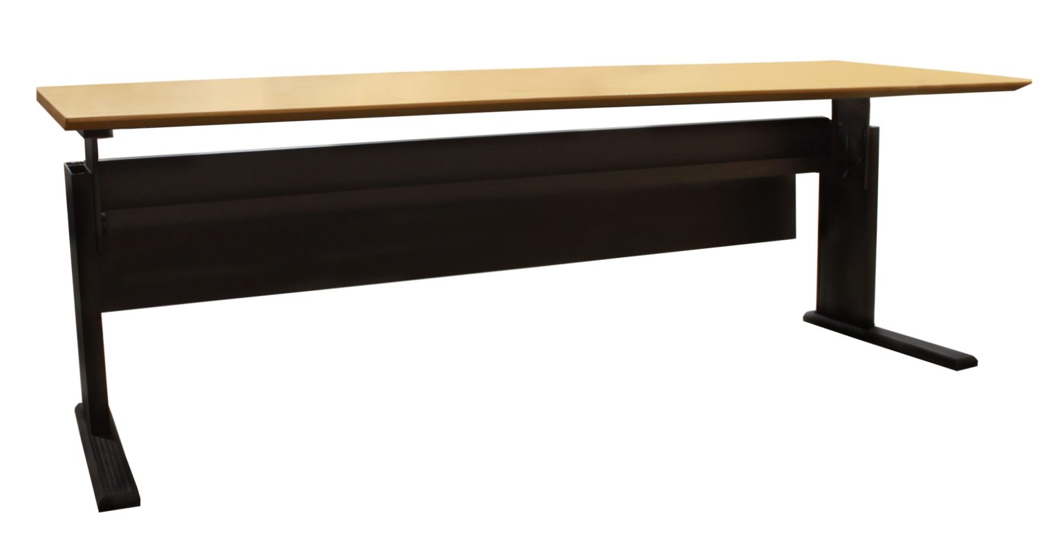 Knoll 7 foot Used Maple Adjustable Height Training Table National