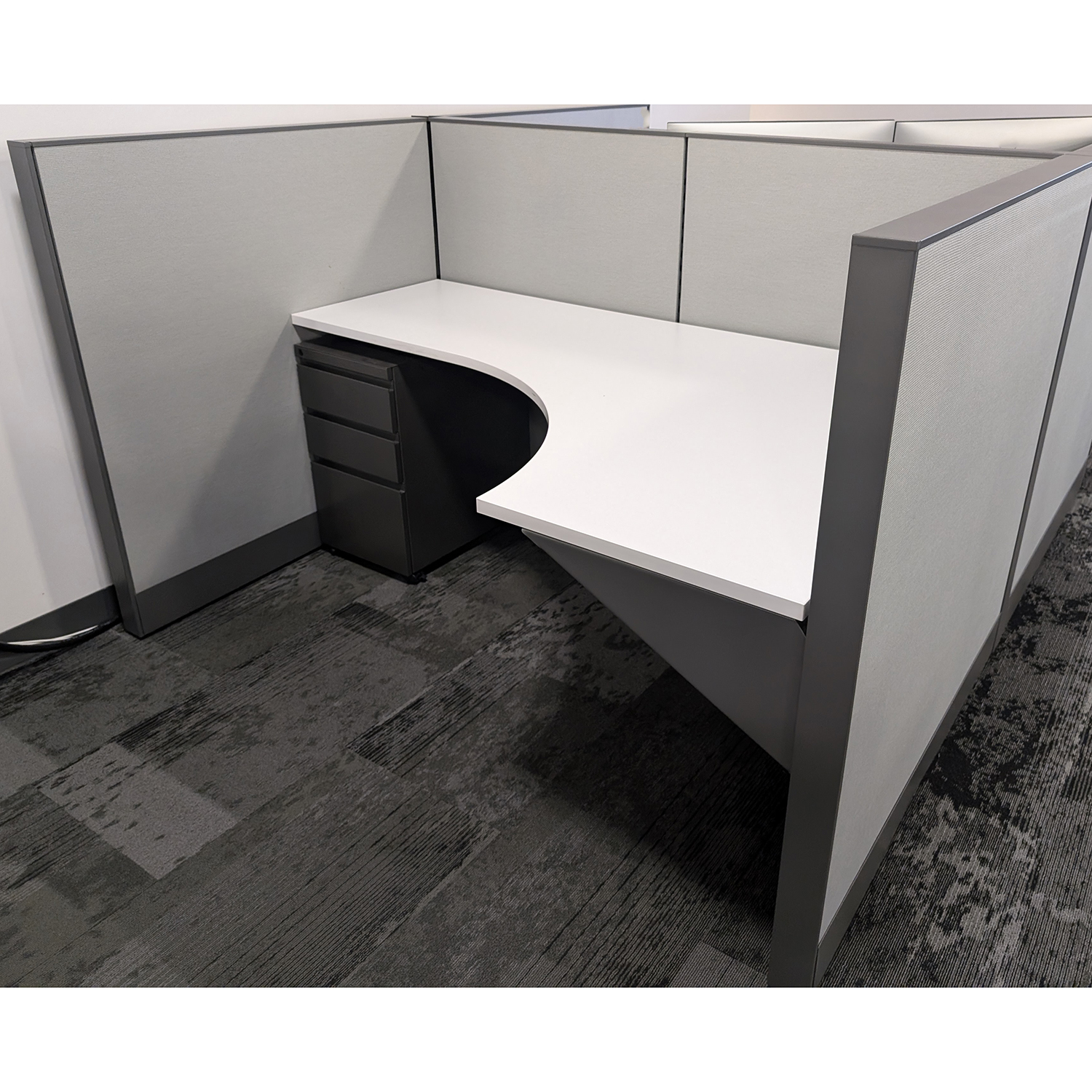 6x4 Knoll Dividend Used Cubicle, Gray and White