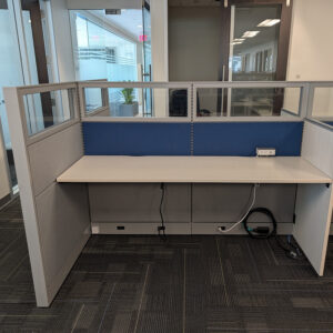 Global Evolve Used Cubicle w Glass