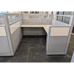 Global Evolve Used Cubicle w Glass